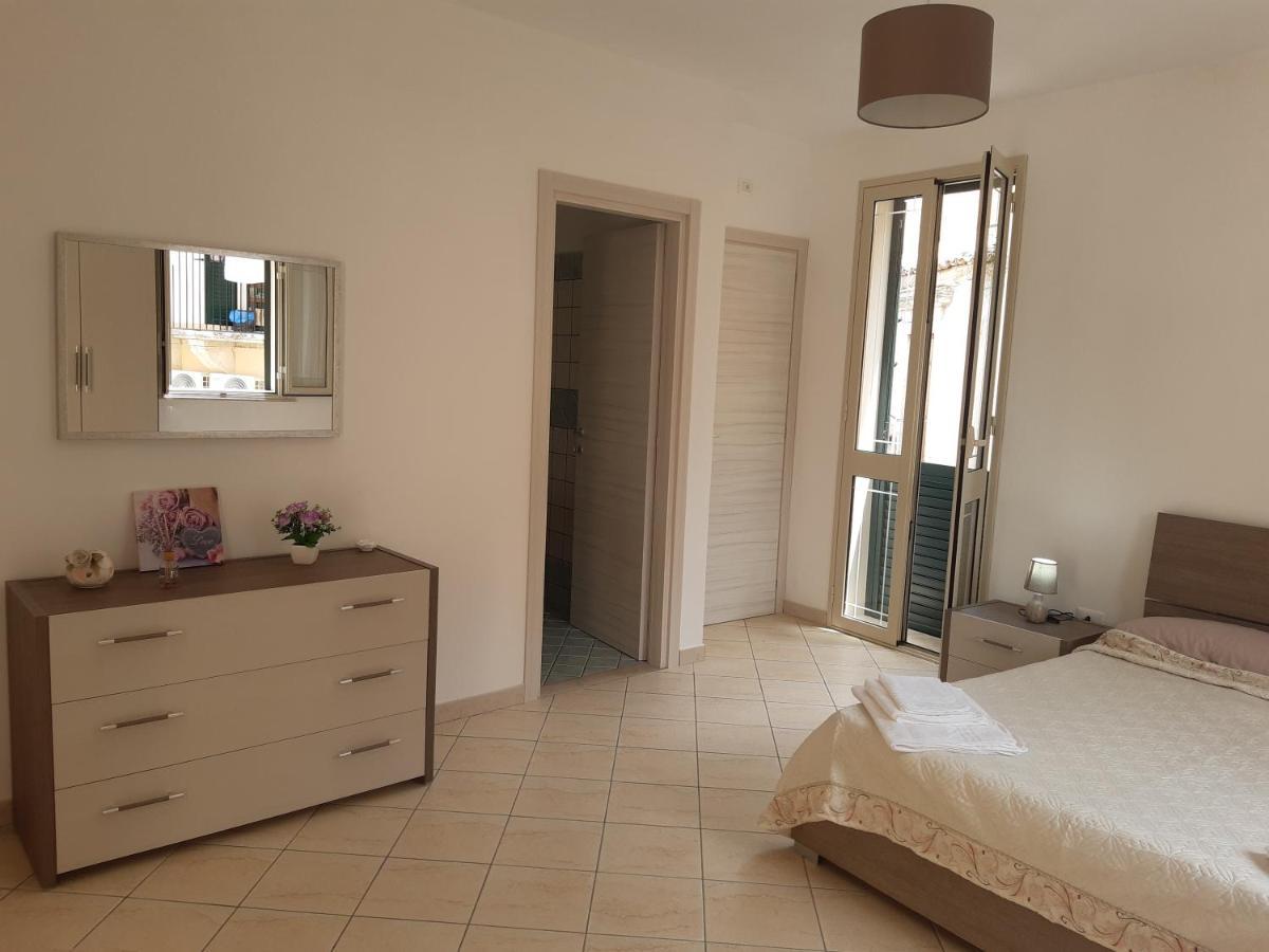 Alla Villa Noto Bagian luar foto