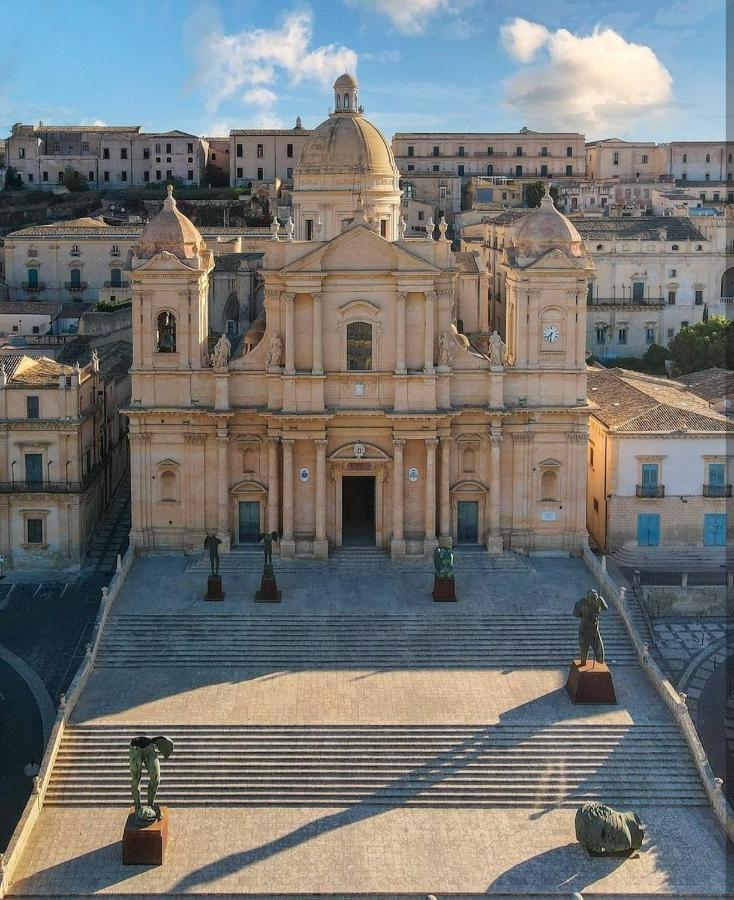 Alla Villa Noto Bagian luar foto